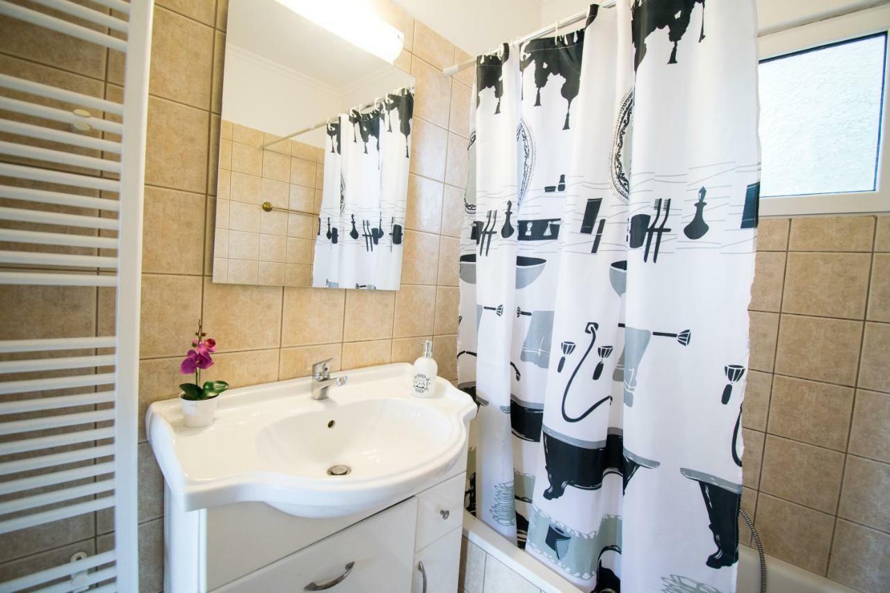 Betty'S Air+Port Sea Apartment Artemida  Dış mekan fotoğraf
